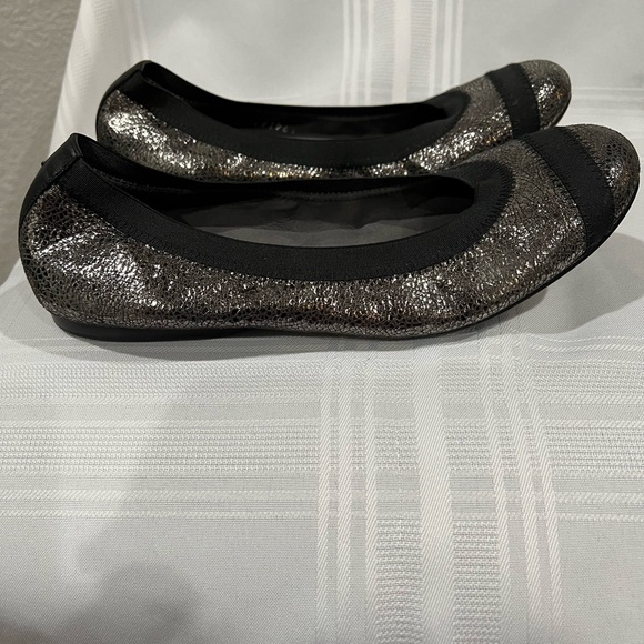 - Stuart Weitzman  sparkling silver metallic ballet flats size 38/7 - Picture 1 of 7